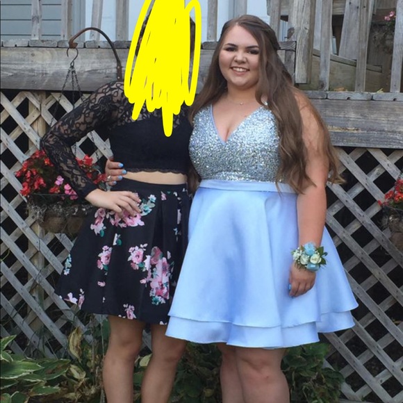 Plus size Ed Young Homecoming dress - Picture 2 of 4